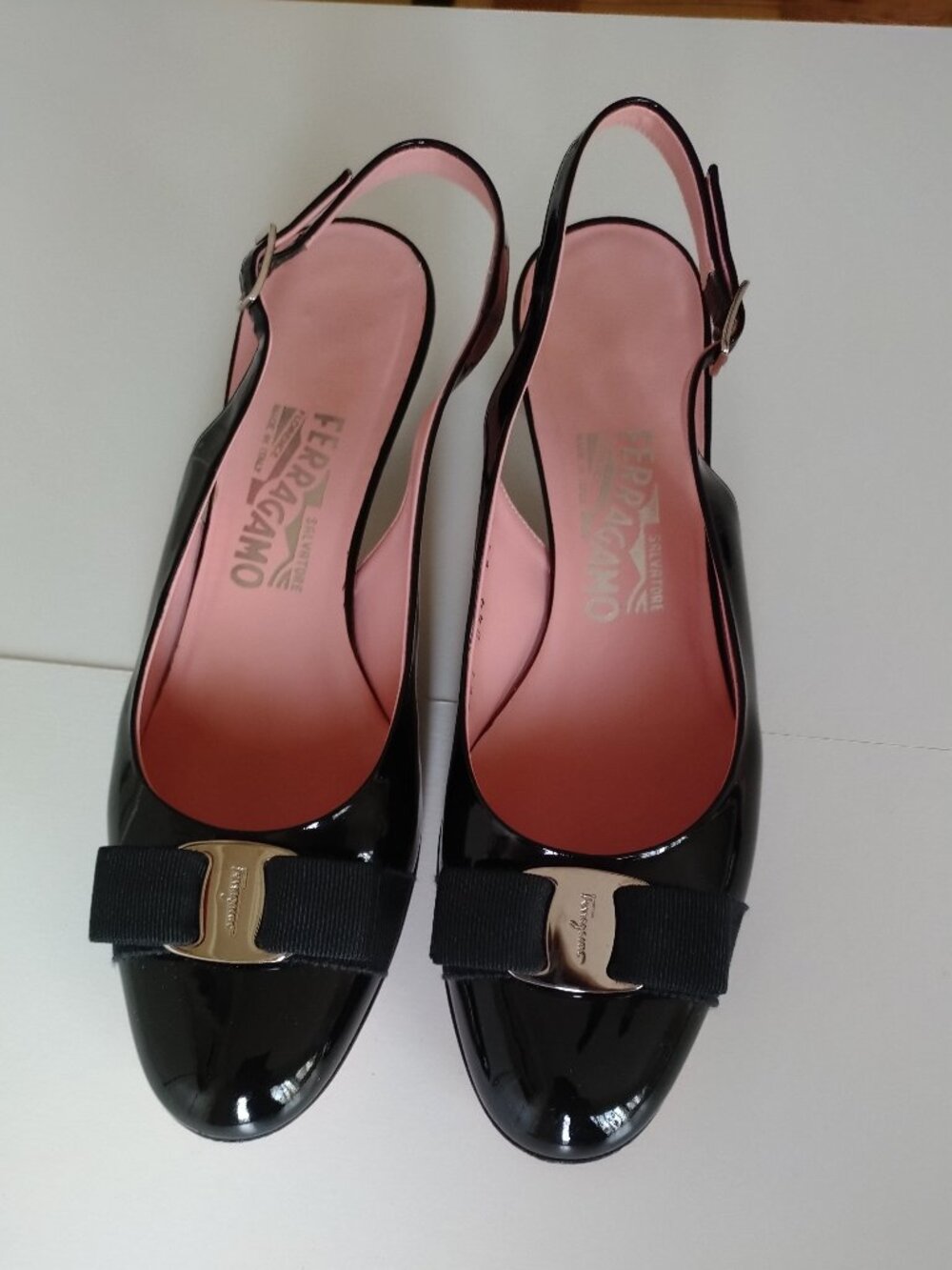 Ferragamo Black Patent Bow Slingback Kitten Heels, 8 1/2 B - Picture 3 of 13